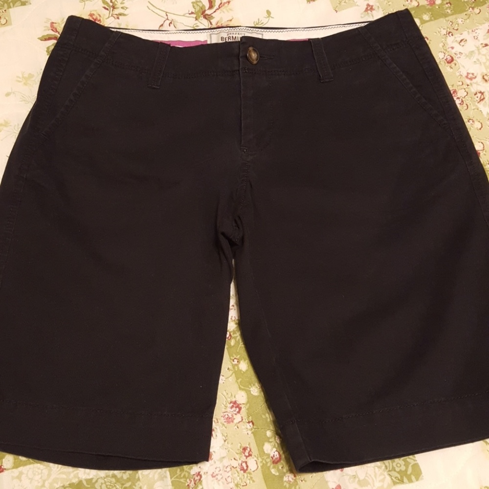 Bermuda shorts size 4